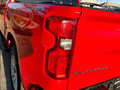 Used 2022 Chevrolet Silverado 1500 Custom image 27