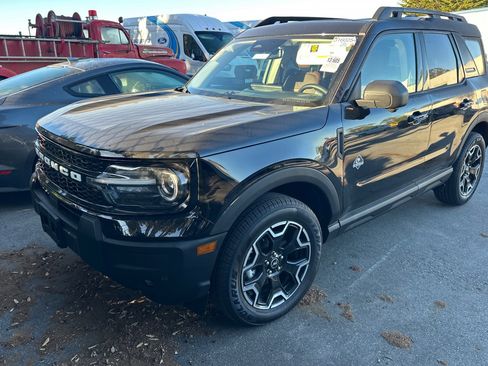 Used 2025 Ford Bronco Sport Outer Banks w/ Outer Banks Tech Package+ image 2