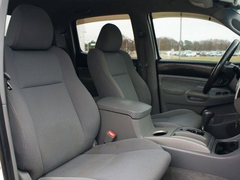 Used 2011 Toyota Tacoma PreRunner image 19