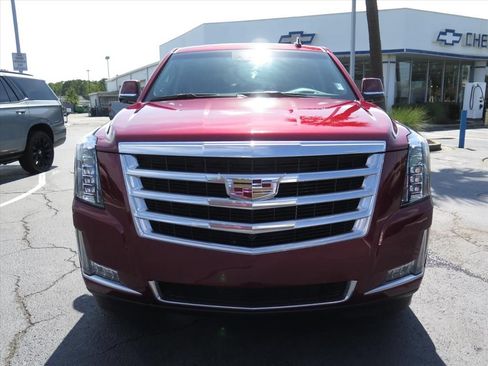 Used 2019 Cadillac Escalade Luxury AWD/4WD image 9