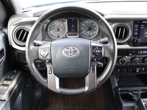 Used 2019 Toyota Tacoma TRD Sport AWD/4WD image 13