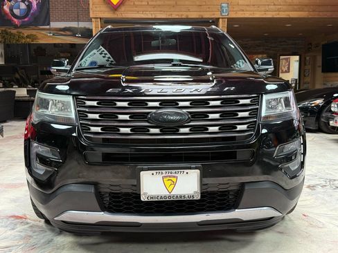 Used 2017 Ford Explorer XLT w/ Equipment Group 201A FWD image 2