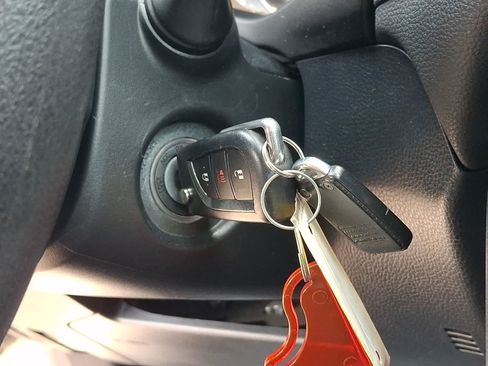 Certified 2019 Toyota RAV4 LE AWD/4WD image 25
