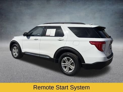 Used 2023 Ford Explorer XLT w/ Equipment Group 202A image 9