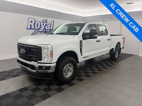 Used 2024 Ford F250 XL AWD/4WD image 1
