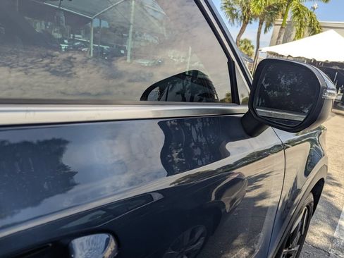 Used 2023 Kia Telluride EX w/ EX Captain's Chair Package FWD image 18