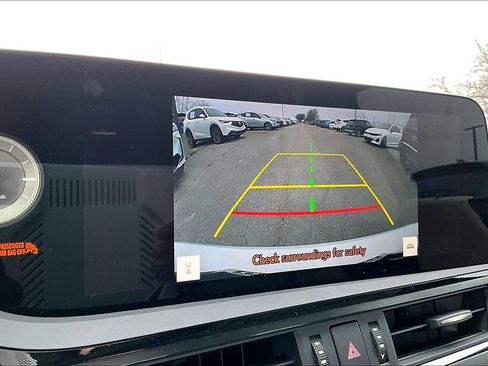 Used 2024 Lexus ES 300h 300h image 31