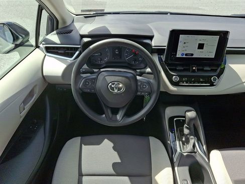 Used 2024 Toyota Corolla LE FWD image 11