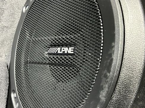 Used 2024 Jeep Wrangler Unlimited Sahara w/ Technology Group image 32