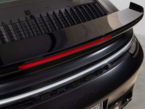 Used 2021 Porsche 911 Turbo S image 40