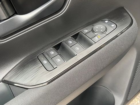 Certified 2025 Nissan Kicks S image 18