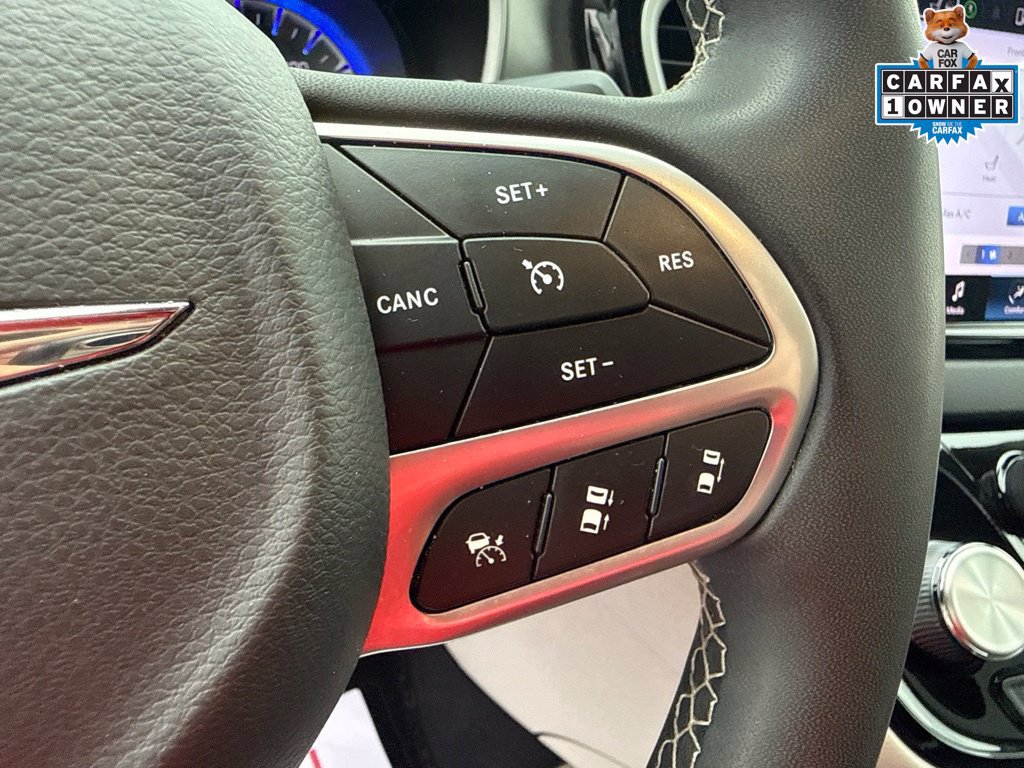 Used 2023 Chrysler Pacifica Touring-L FWD image 23