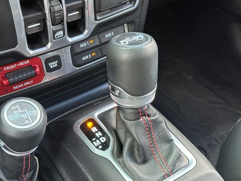 Certified 2018 Jeep Wrangler Unlimited Rubicon image 21