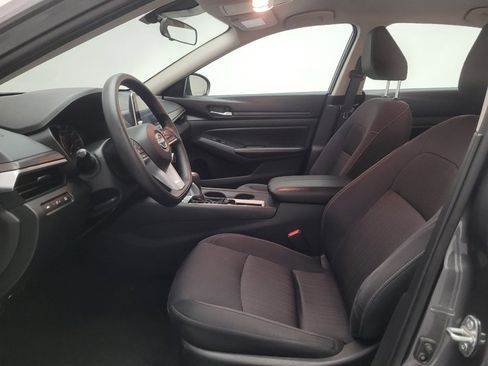 Used 2025 Nissan Altima 2.5 SV FWD image 17