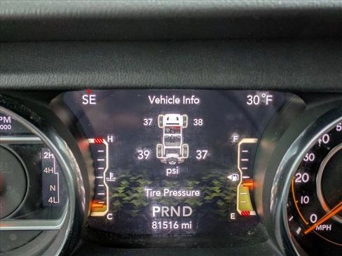 Used 2019 Jeep Wrangler Unlimited Sahara w/ Cold Weather Group image 11