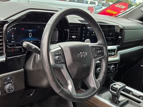 Used 2025 Chevrolet Silverado 1500 RST w/ Dark Appearance Package AWD/4WD image 18