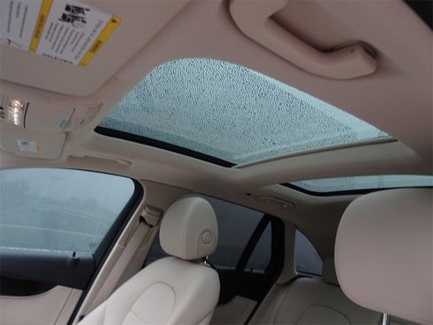 Used 2019 Mercedes-Benz GLC 300 4MATIC image 11