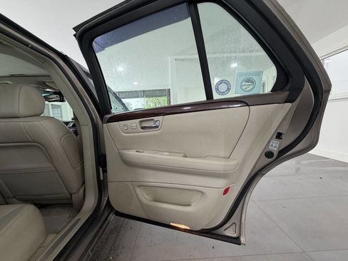 Used 2006 Cadillac DTS FWD image 12