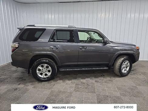 Used 2019 Toyota 4Runner SR5 AWD/4WD image 2