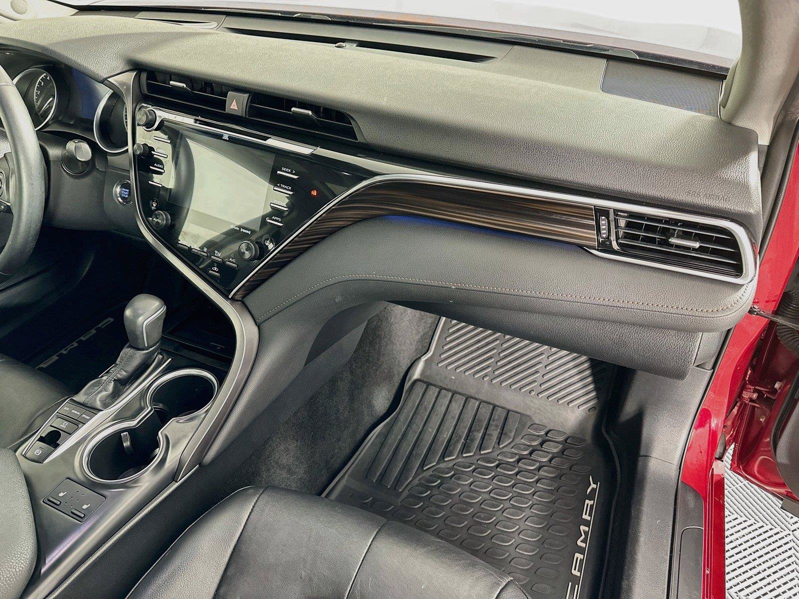 Used 2018 Toyota Camry XLE FWD image 29