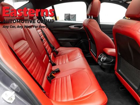 Used 2024 Alfa Romeo Giulia Veloce AWD/4WD image 22