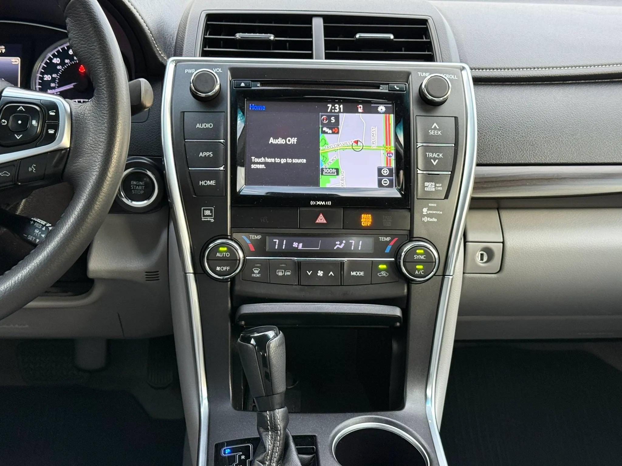 Used 2017 Toyota Camry XLE w/ Moonroof Package FWD image 18