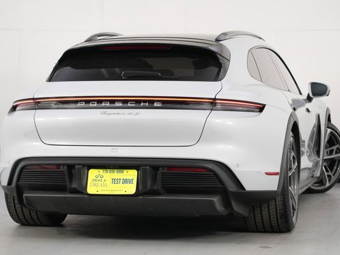 Used 2024 Porsche Taycan 4 Cross Turismo image 5