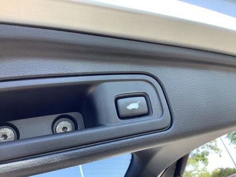 Used 2021 Honda Pilot Touring image 12