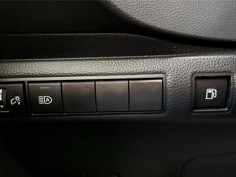 Used 2024 Toyota Corolla LE image 32