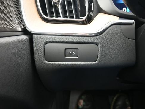 New 2026 Volvo XC60 B5 Plus w/ Protection Package Premier image 30