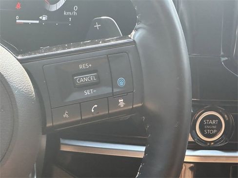 Used 2024 Nissan Pathfinder Platinum w/ Black Appearance Package image 26