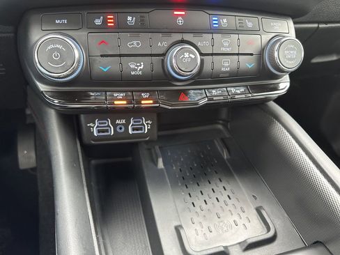 Used 2025 Dodge Durango R/T image 63