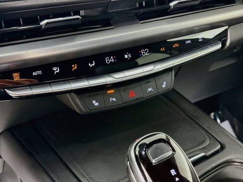 Used 2024 Cadillac XT4 Premium Luxury w/ Active Safety Package AWD/4WD image 16