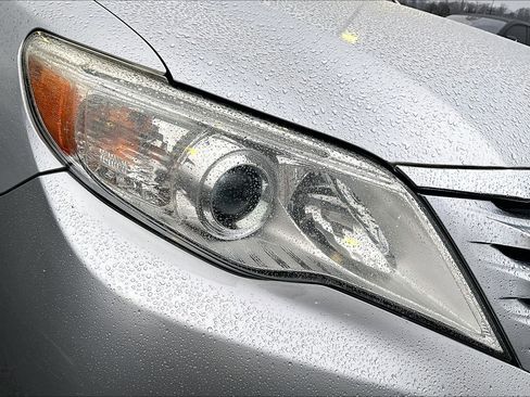 Used 2012 Toyota Avalon image 26