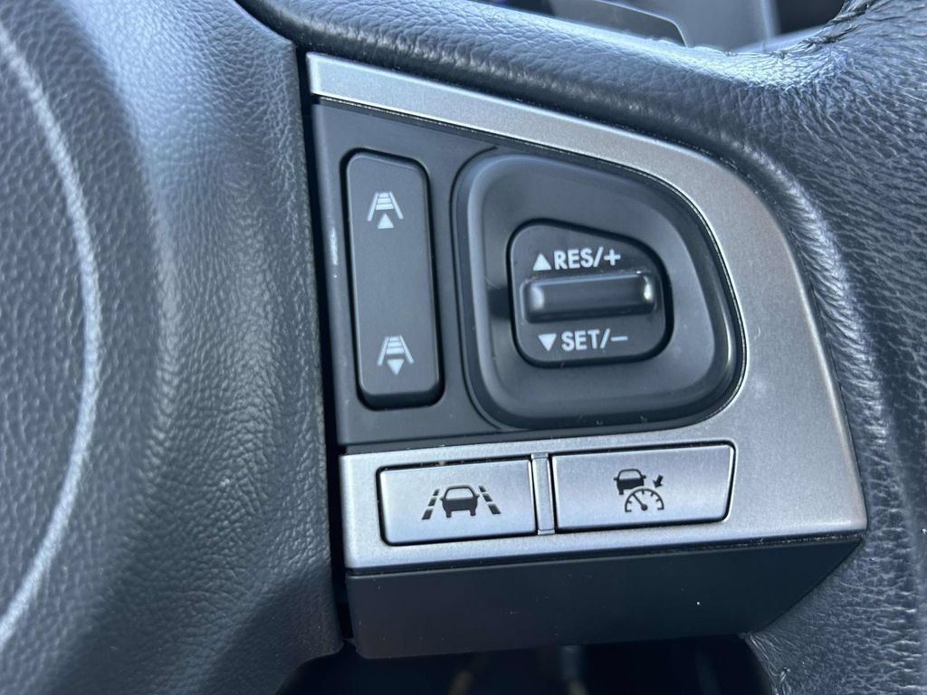 Used 2017 Subaru Outback 2.5i Premium AWD/4WD image 24