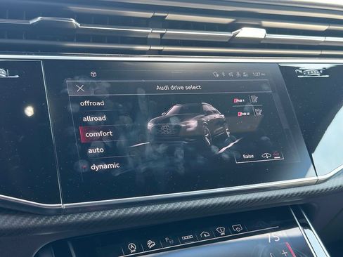 Used 2023 Audi RS Q8 AWD/4WD image 42