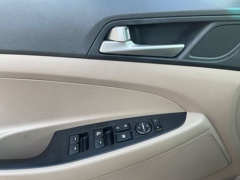 Used 2019 Hyundai Tucson SE FWD image 16