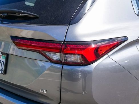 Used 2024 Mitsubishi Outlander SE FWD image 8