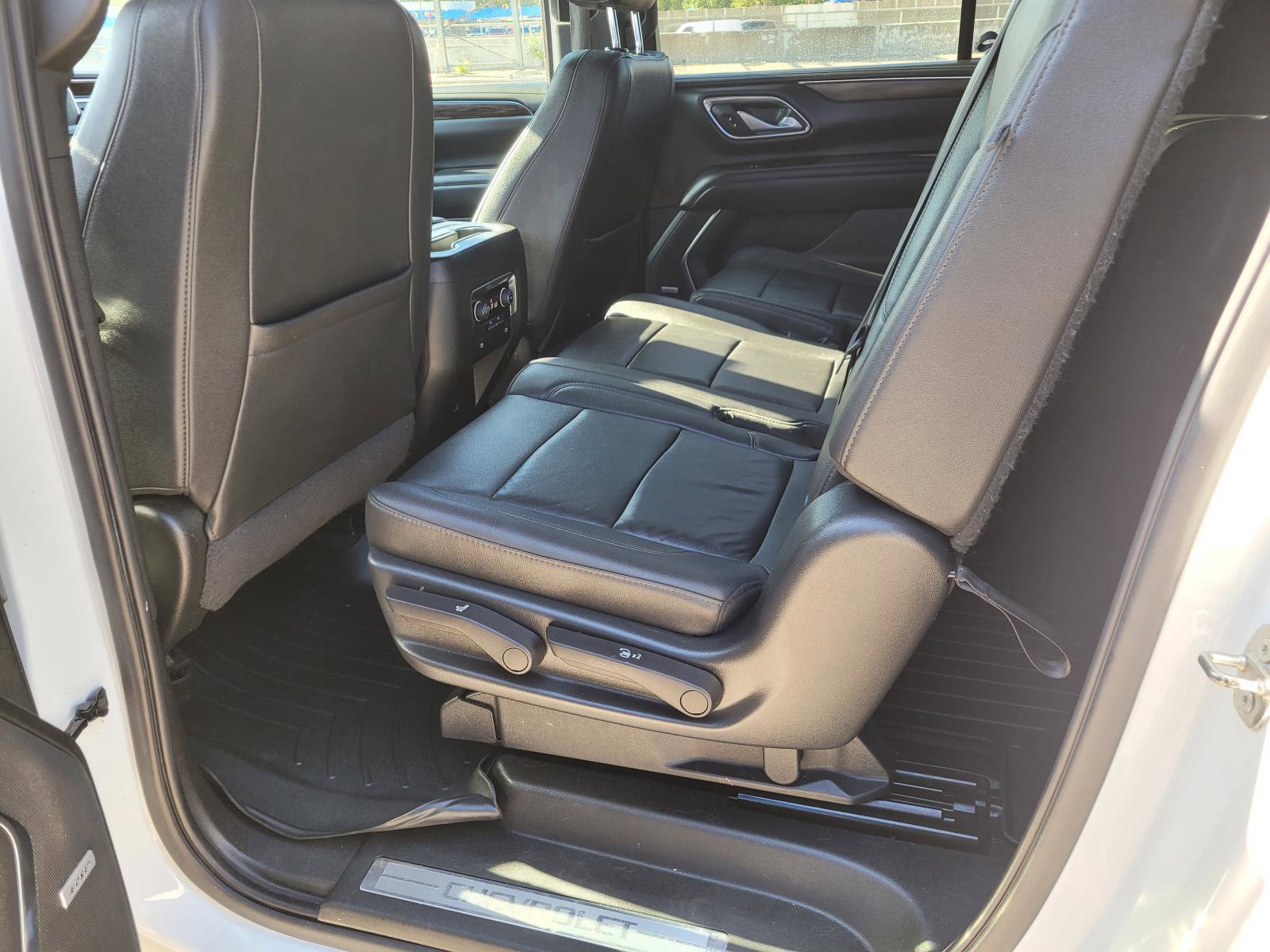 Used 2022 Chevrolet Suburban Z71 AWD/4WD image 3