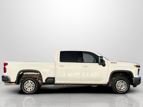 Used 2024 Chevrolet Silverado 2500 LT w/ Convenience Package image 3