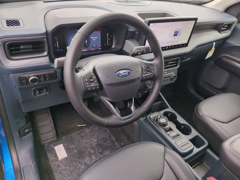 New 2026 Ford Maverick Lariat w/ Black Appearance Package image 10