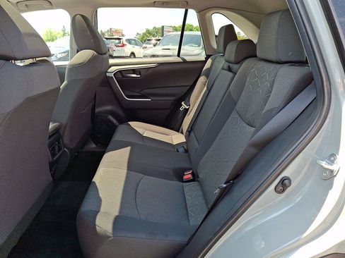 Used 2021 Toyota RAV4 XLE w/ Convenience Package AWD/4WD image 10