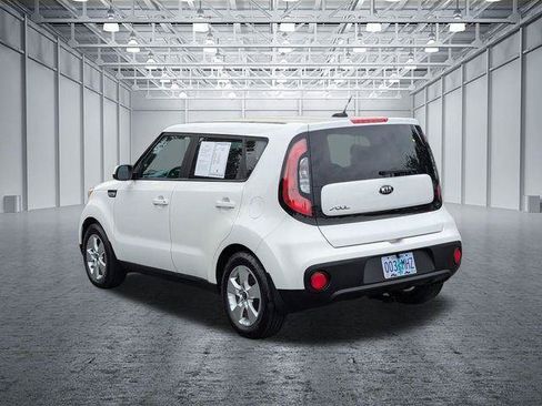 Used 2018 Kia Soul FWD image 3