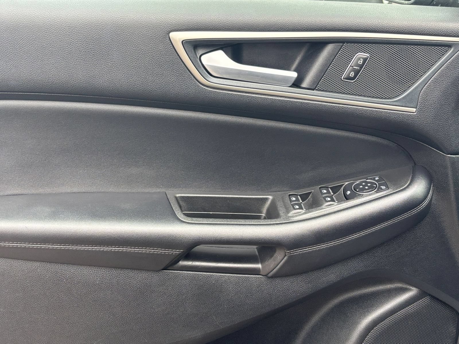Used 2024 Ford Edge SEL AWD/4WD image 18