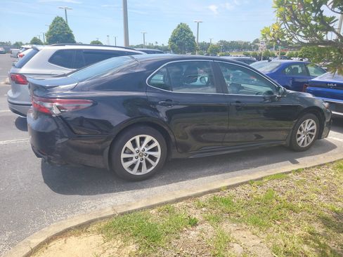 Used 2022 Toyota Camry SE FWD image 8