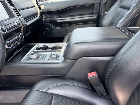 Used 2020 Ford Expedition XLT w/ Equipment Group 202A AWD/4WD image 20