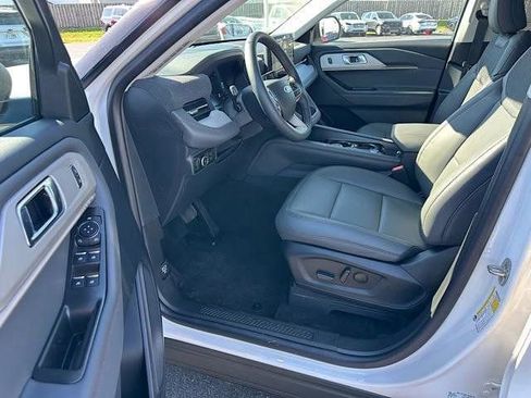 New 2026 Ford Explorer Active w/ Active Comfort Package image 10