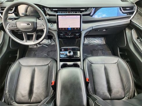 Used 2022 Jeep Grand Cherokee Limited 4xe image 25