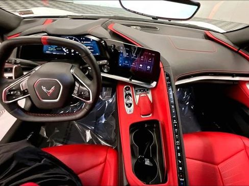Used 2024 Chevrolet Corvette Stingray Preferred Cpe w/ Z51 Performance Package RWD image 18