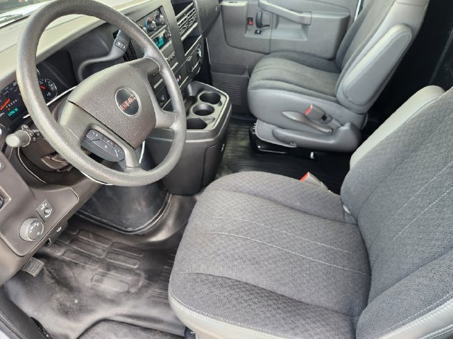 Used 2025 GMC Savana 2500 w/ Driver Convenience Package RWD image 4